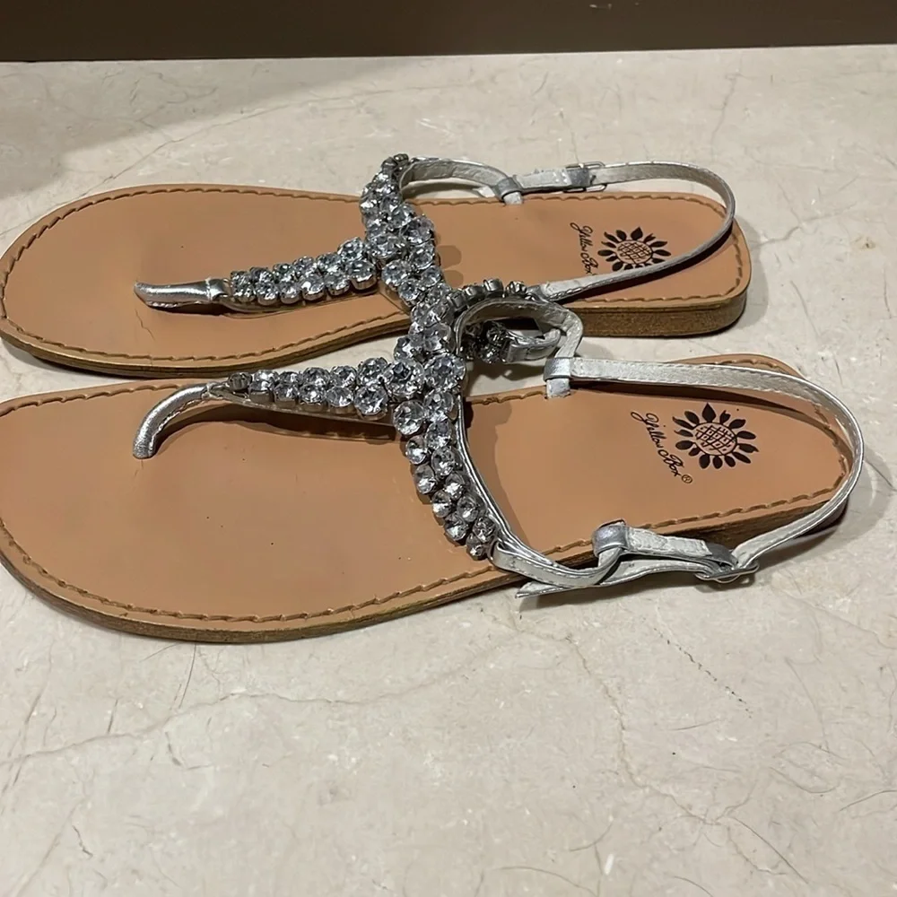 Yellow Box Rhinestone sandals size 8 - Picture 2 of 4